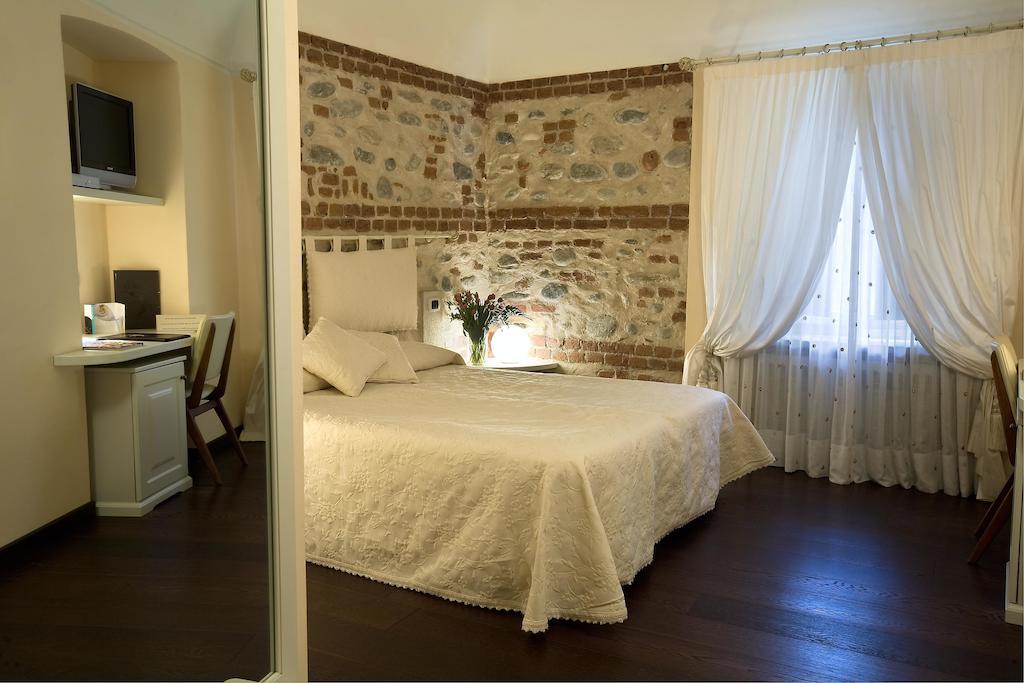 Hotel Cascina Di Corte ヴェナリア・レアーレ 部屋 写真