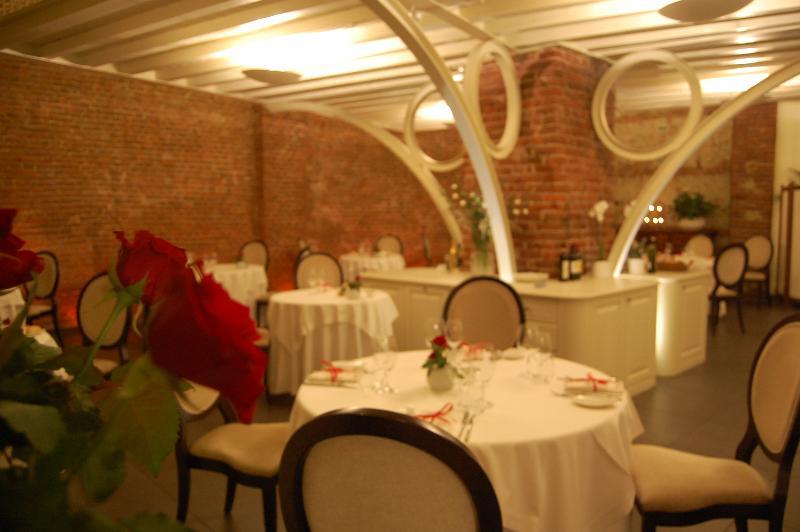 Hotel Cascina Di Corte ヴェナリア・レアーレ エクステリア 写真
